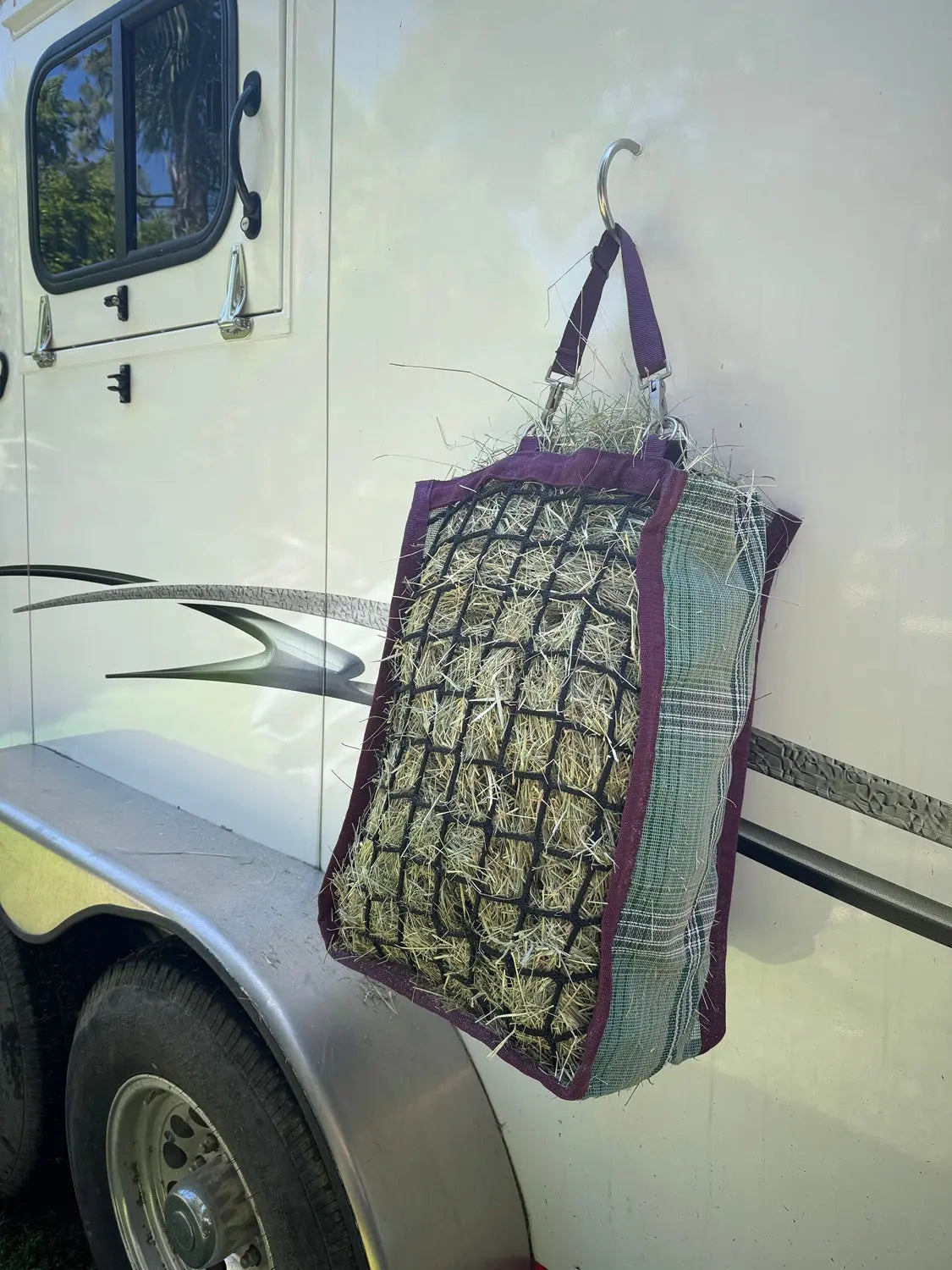 Kensington Slow Feed Hay Bag - 1 Flake Capacity