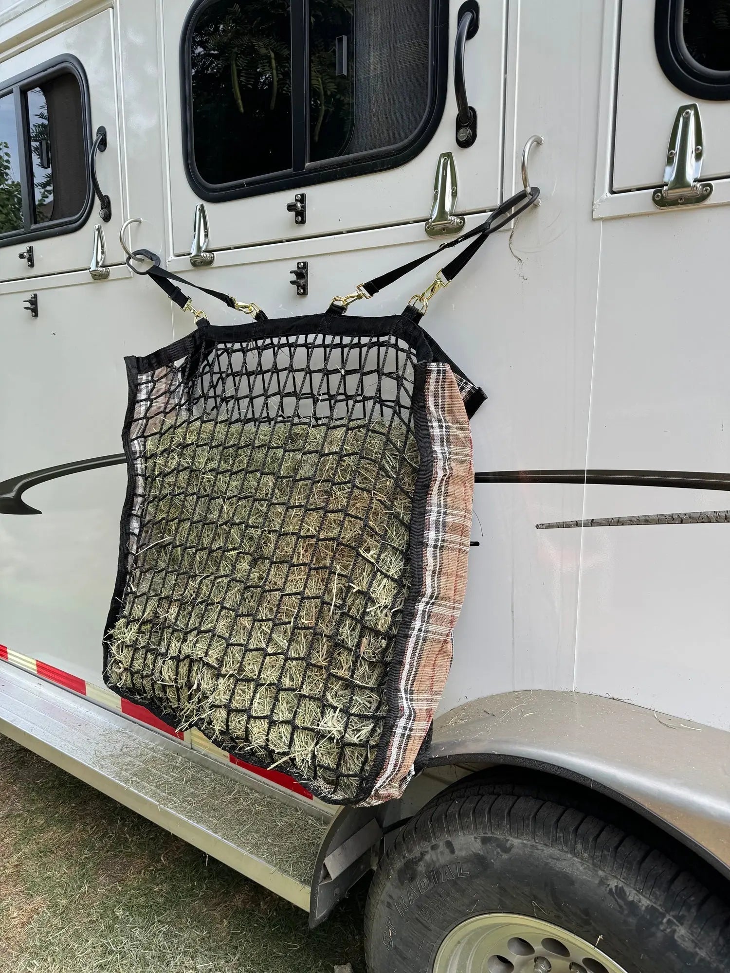 Kensington Slow Feed Hay Bag - 4 Flake Capacity